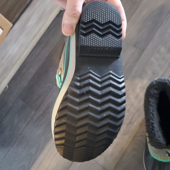 Sorel snow boots - Picture 2 of 2